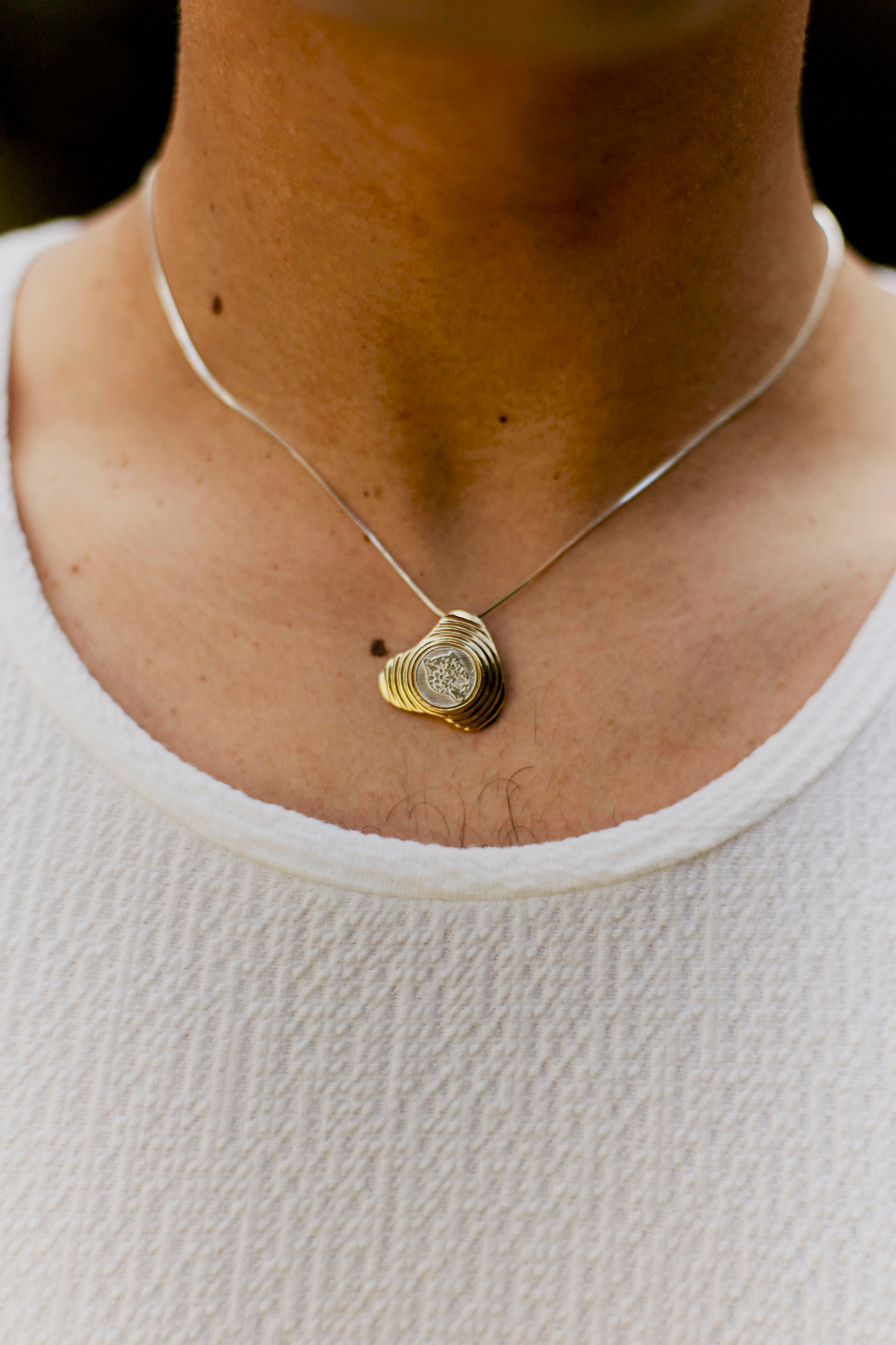 Pingente Jaguar Dourado