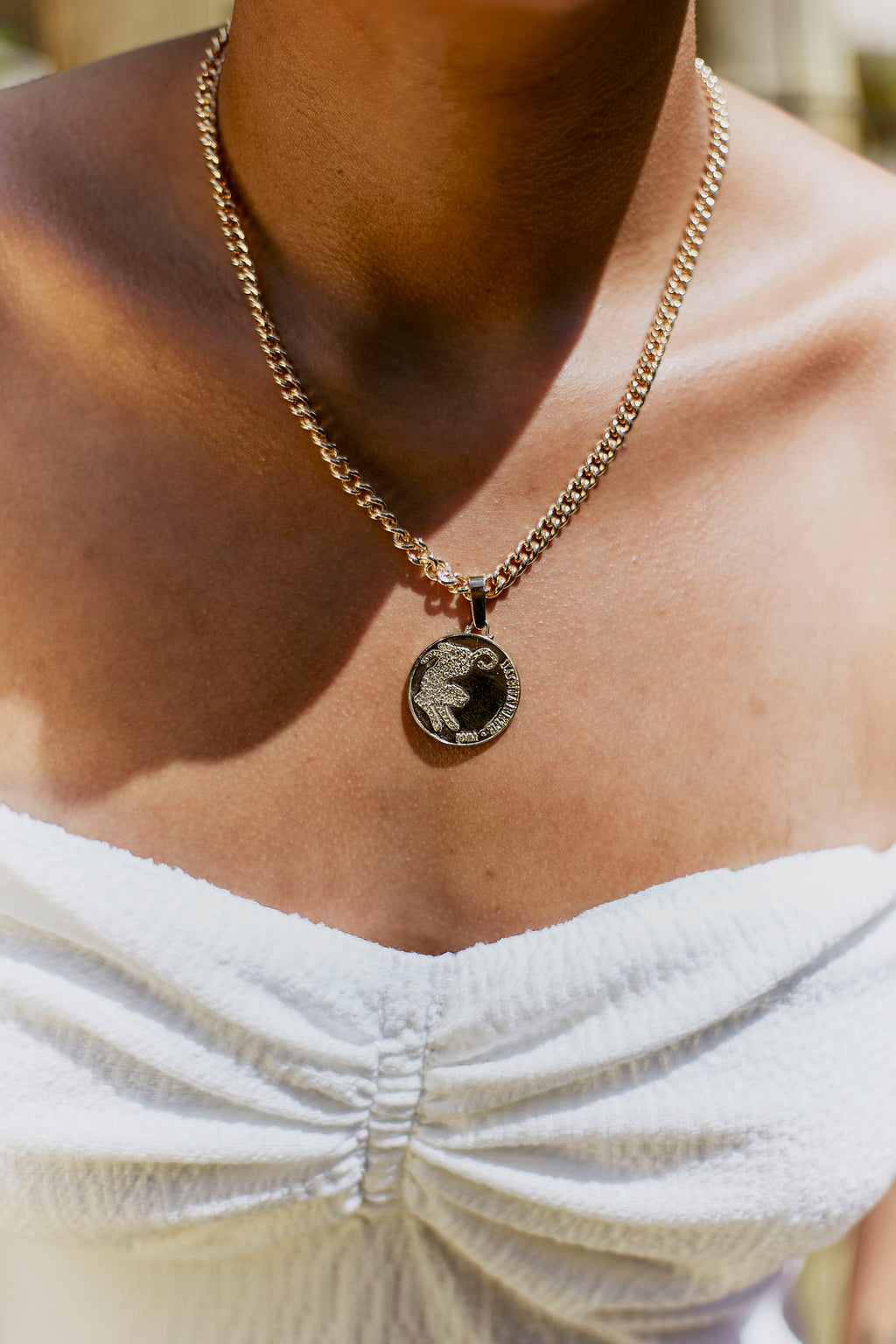 Pingente Moneda Dourado