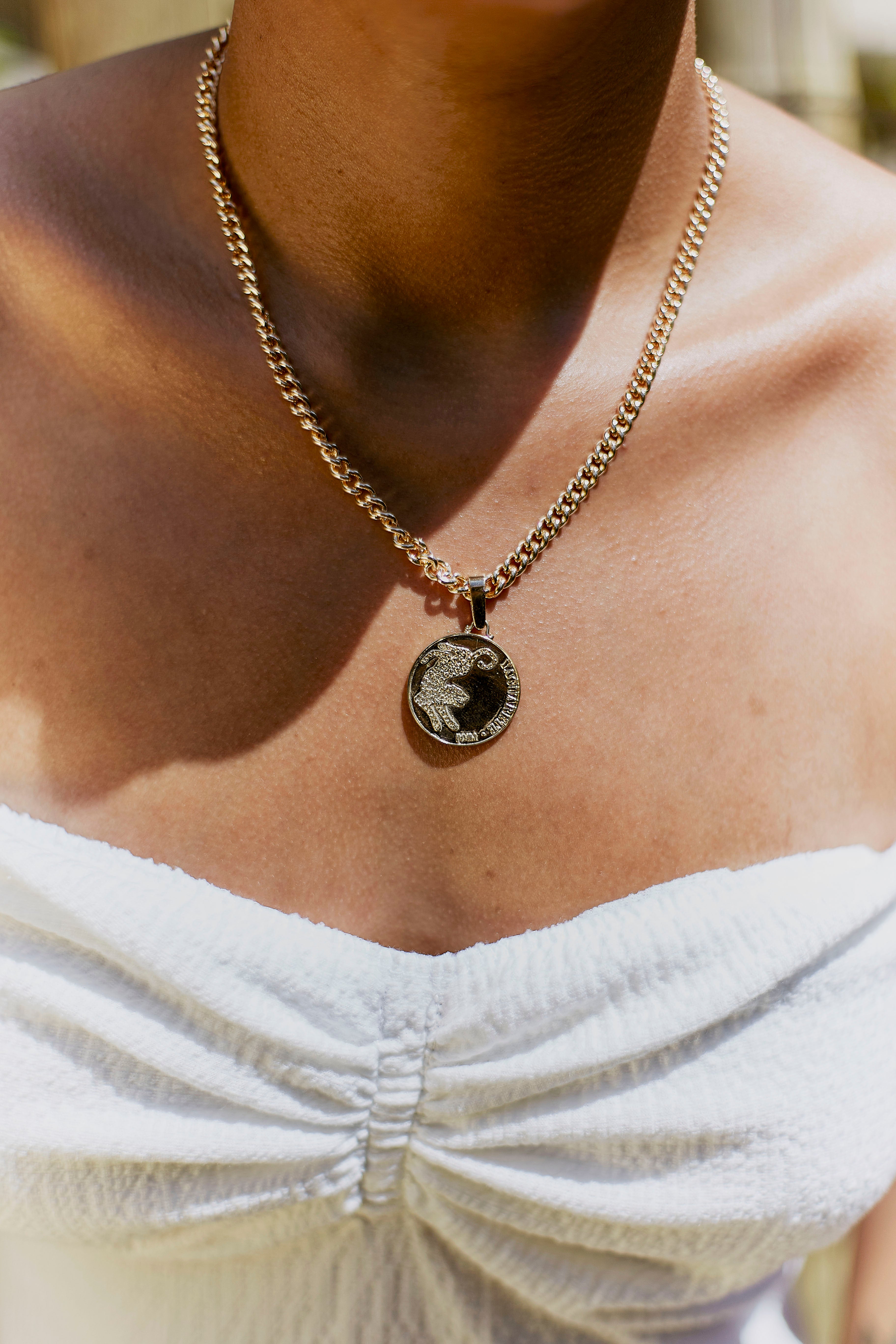 Pingente Moneda Dourado