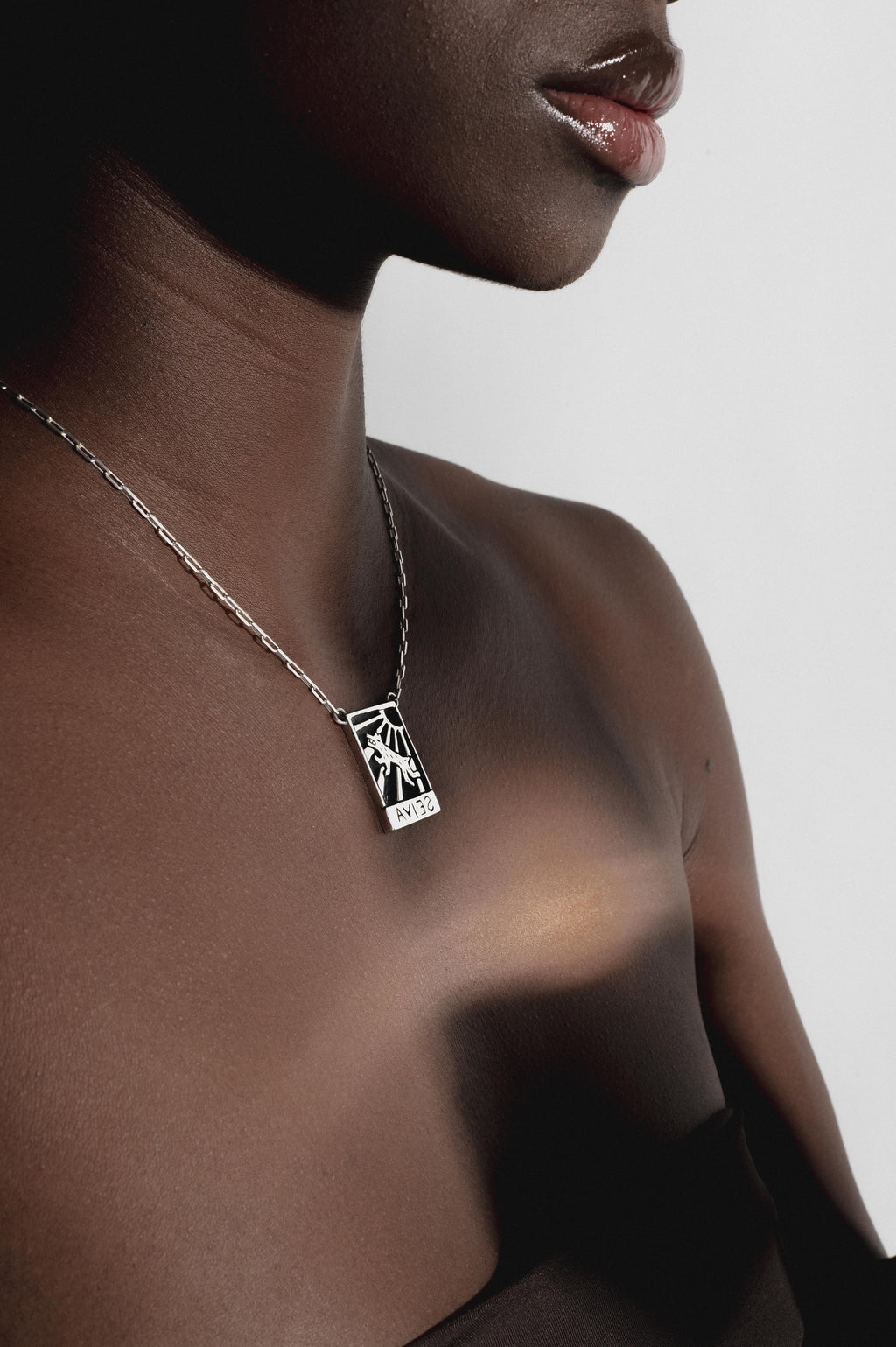 Colar Xilogravura Dourado